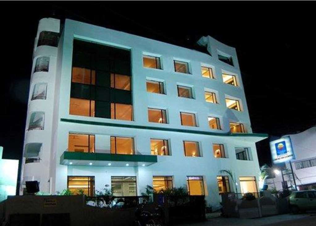 Comfort Inn Lucknow Exterior photo